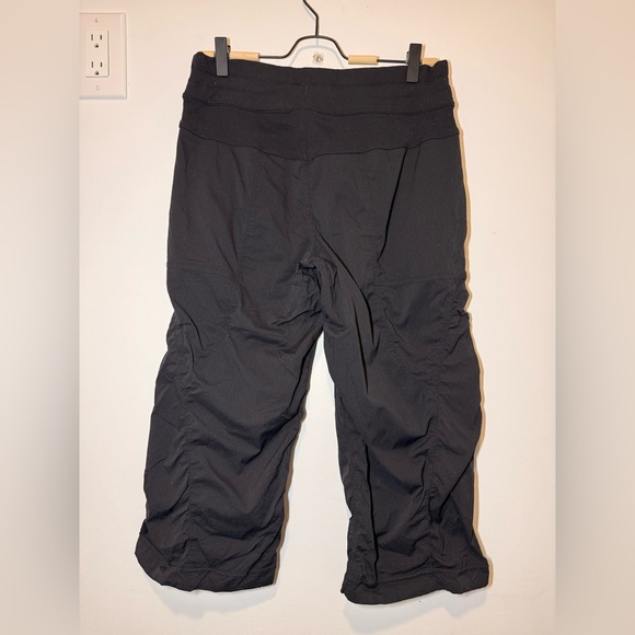 Lululemon Black Studio Crop Pants size 8 - Picture 3 of 6